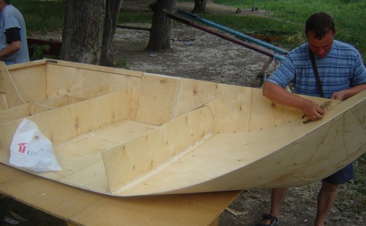 Как сделать лодку своими руками - самые разные варианты и способы изготовления на фото! Узнайте из чего можно самостоятельно сделать лодку здесь.