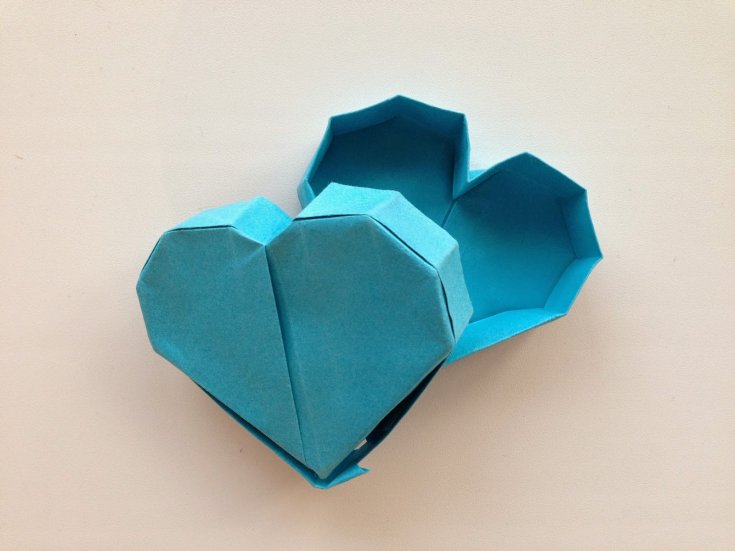 Изготовление сердца из бумаги в технике оригами - оригинальные схемы и инструкции как для начинающих так и для профи на фото!