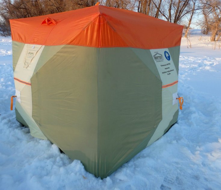 Палатка улов. Зимняя палатка. Самодельная зимняя палатка. Палатка на санях для зимней рыбалки. Палатка для зимней рыбалки своими руками.